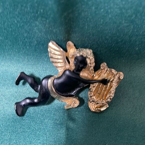 Vintage Black and Gold Angel Figurine Brooch - Picture 2 of 6